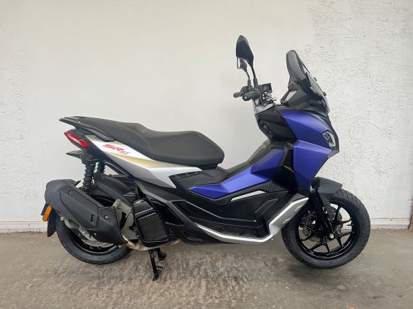 Aprilia SR - GT 125 CBS 